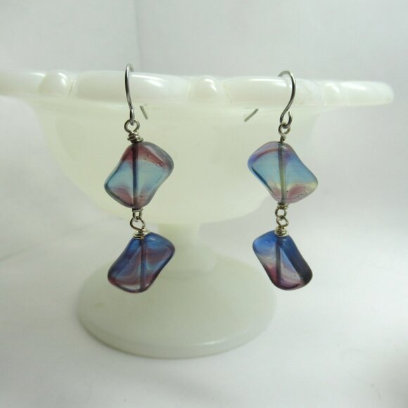 Uranium glass bead earrings - Picture 3 of 10